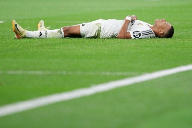 西甲-拉菲尼亚点射亚马尔破门 巴萨2-0比利亚雷亚尔