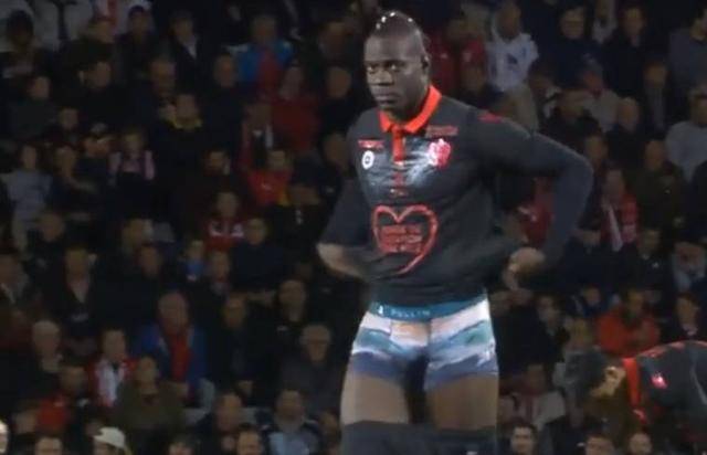 [中超]大连英博战胜山东泰山