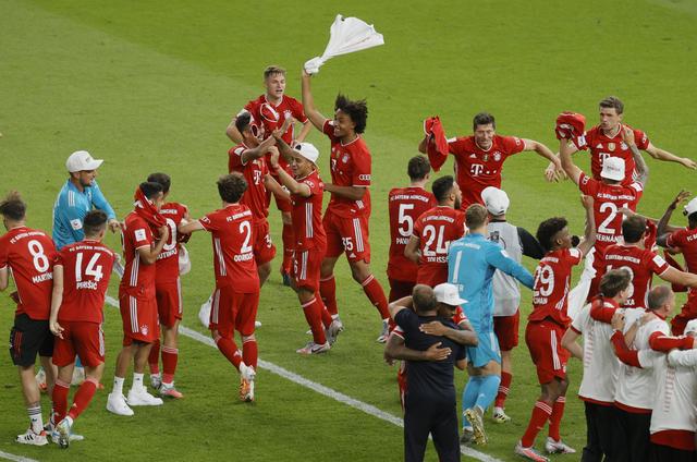 库里与巴特勒双双砍下30+分，勇士却连败三场，外线命中率惨淡令人心痛