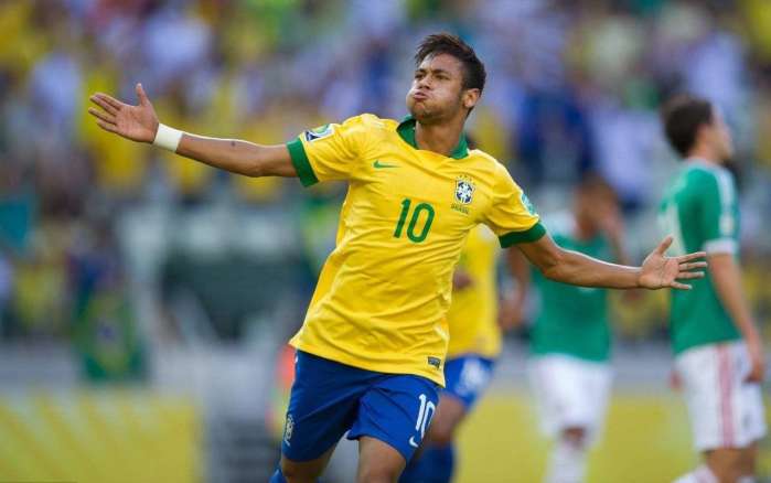 公测前1天，《鸣潮》全球多地登顶